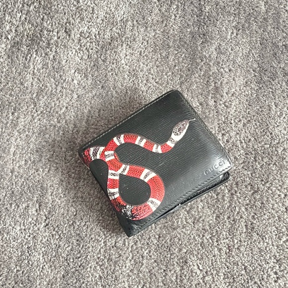 Authentic snake GUCCI wallet - Picture 1 of 5